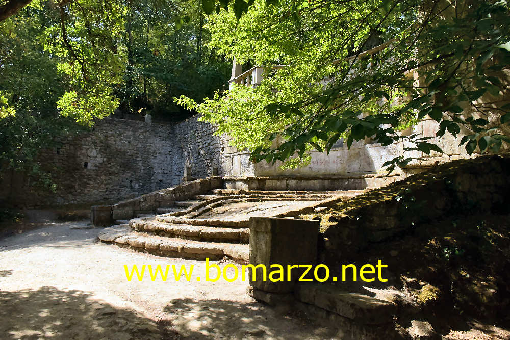 Il Teatro e gli Obelischi