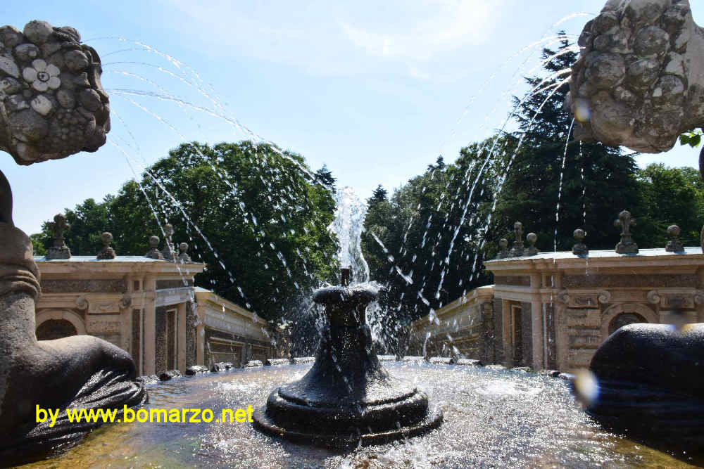 Fontana del Bicchiere o dei Giganti