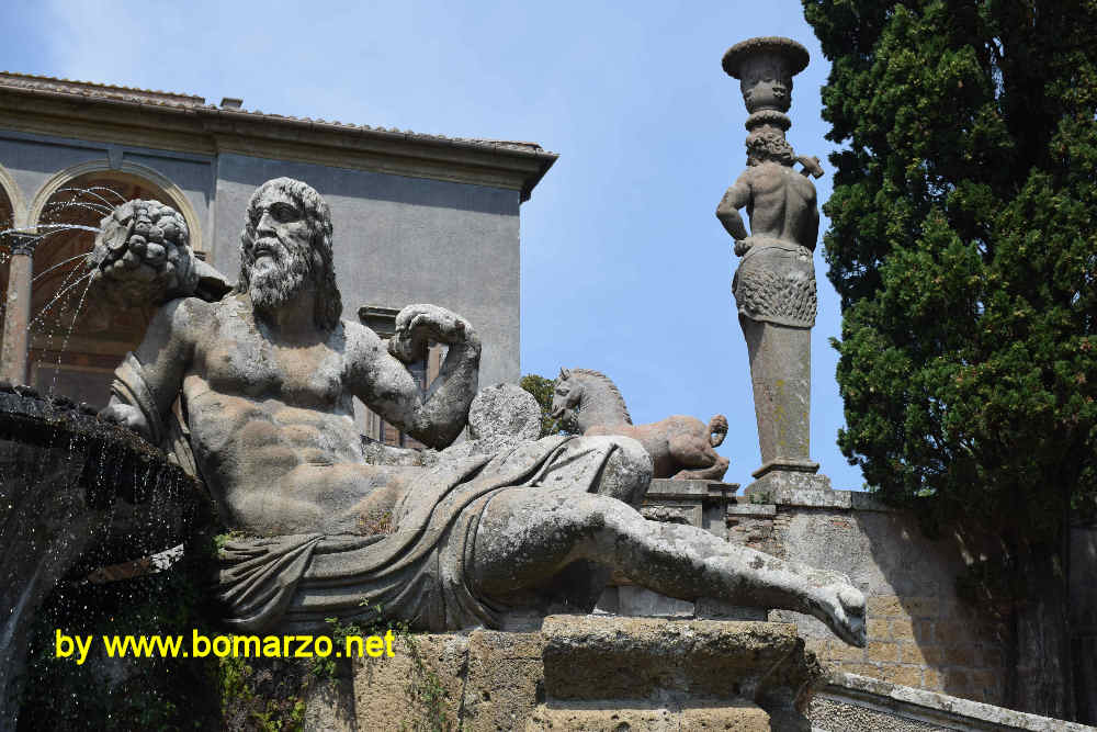 La Fontana del Bicchiere o dei Giganti